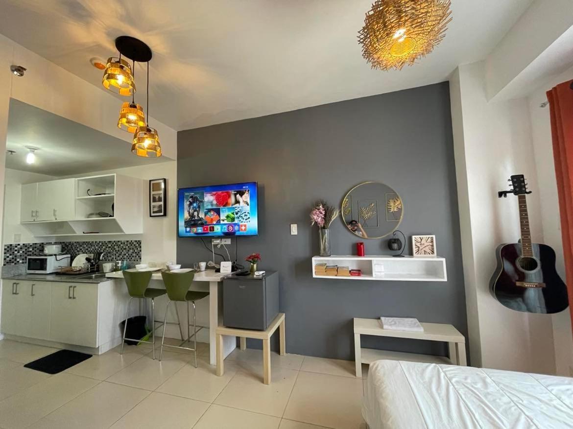 Cool Suites At Wind Residences Tagaytay Staycation- Im Hana 1 Тагайтай Экстерьер фото